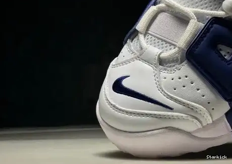 Nike  921948-101 Uptempo More Knicks Air 0516